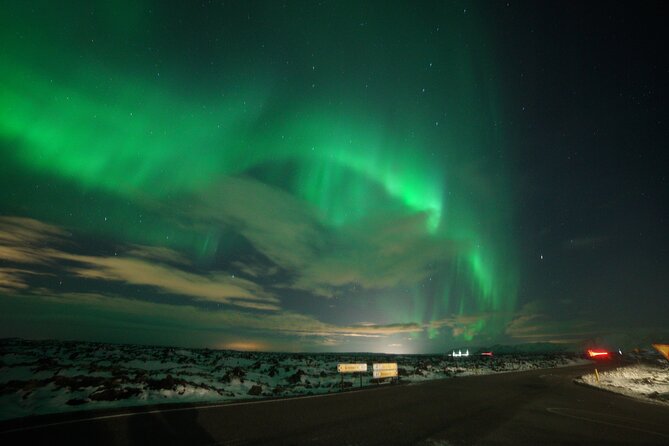Northern Lights in Luxury Off-Road SUV With Photos and Treats (Private 1-6 Pax) - Hassle-Free Hotel Pickup Included