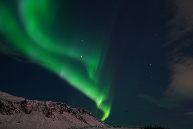 Northern Lights in Luxury Off-Road SUV With Photos and Treats (Private 1-6 Pax) - Remote Locations for Optimal Viewing