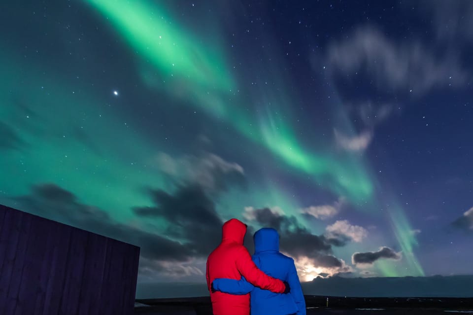 Northern Lights in Mini Bus, Photos, Hot Cocoa and Pastries - Price and Value: Is It Worth It?