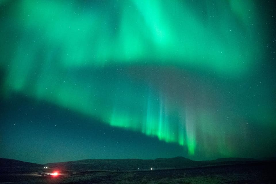 Northern Lights in Mini Bus, Photos, Hot Cocoa and Pastries - Who Will Love This Tour?