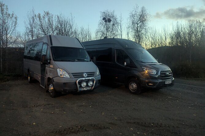 Northern Lights Minibus Chase Max 16 Person In Group - Weather and Clothing