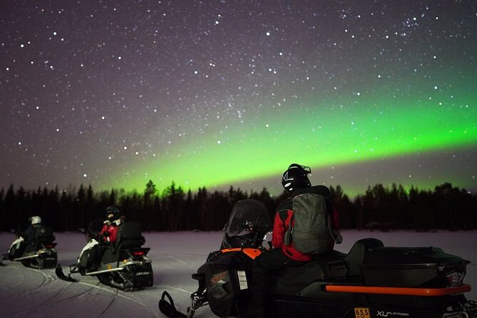 Northern Lights Snowmobile Hunt - Meeting and Pickup