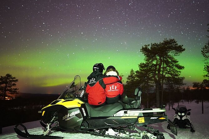Northern Lights Snowmobile Hunt - Northern Lights Viewing