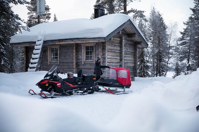 Northern Lights Snowmobile Sledge Ride in Rovaniemi - Meeting and Pickup