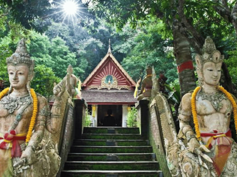 Northern Wonders: Temples & Doi Suthep Tour With Driver - Wat Chedi Luang