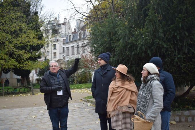 Notre-Dame Cathedral Exterior & Latin Quarter Guided Tour - Exploring the Latin Quarter