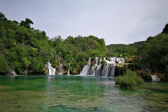NP Krka waterfalls & Wine tasting - Private day tour from Split - FAQ