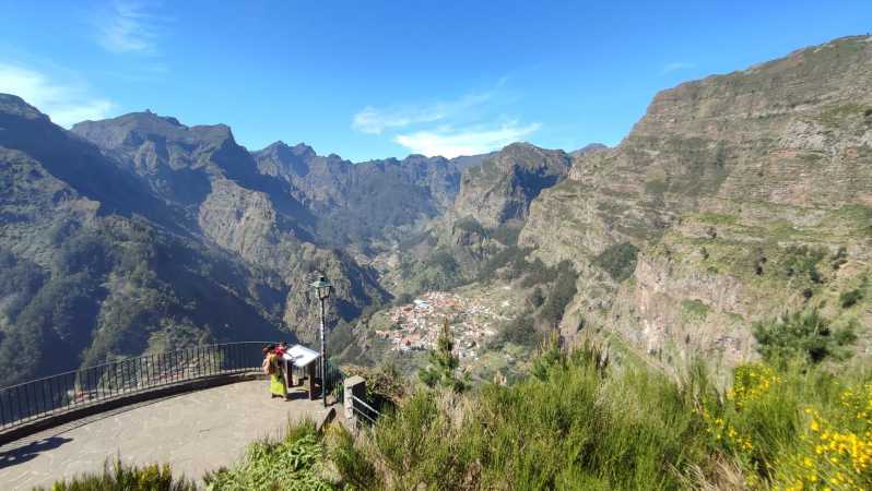 Nun's Valley & Pico dos Barcelos Madeira Island Tour - Exploring the Highlights of the Madeira Island Tour