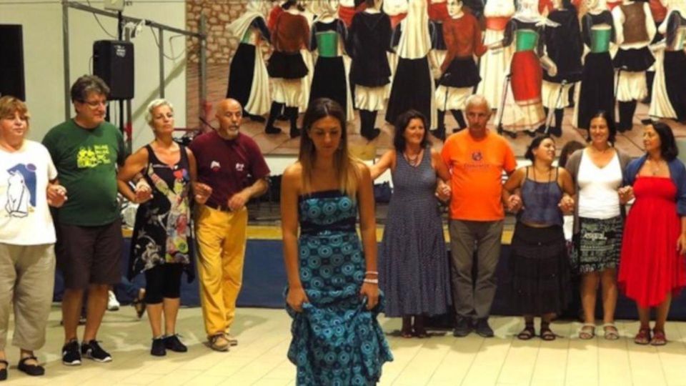 Nuoro: Lesson of Traditional Sardinian Dances - Detailed Dance Descriptions