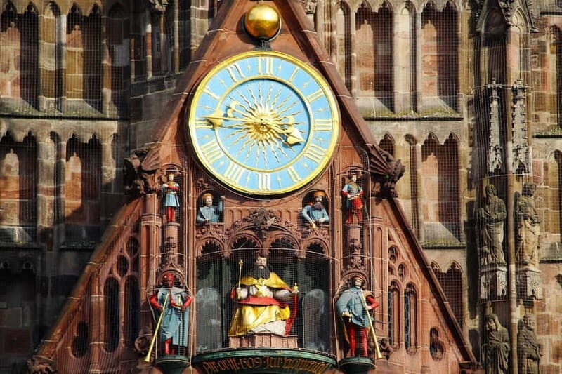 Nuremberg Christmas 3-Hour Christkindles market Walking Tour - The Schöner Brunnen: A Medieval Treasure