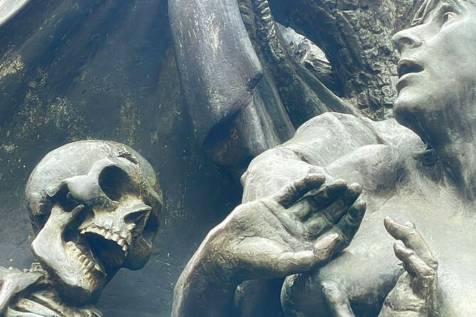 Nuremberg Ghosts and Gallows Evening Walking Tour - Inclusions and Exclusions