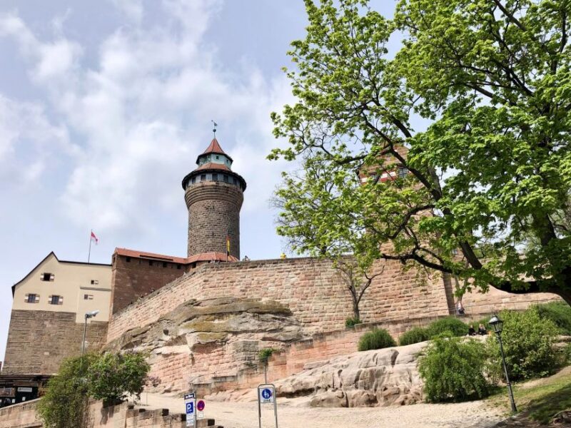 Nuremberg: Private Guided Tour of the Old Town in German - Tour Highlights