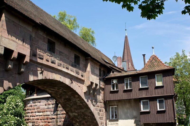 Nuremberg: The Old Town in Evening Light - IN GERMAN - Discovering Nuremberg’s Old Town After Dark