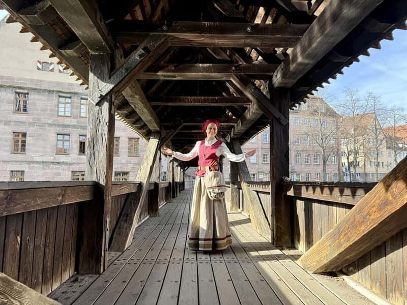 Nuremberg: Theater Tour "The Executioner's Wife" - Key Points