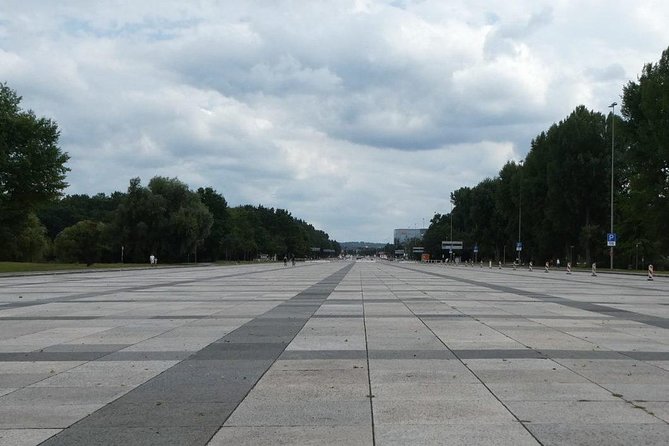 Nuremberg World War II - Group Size and Transportation Details