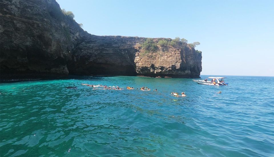 Nusa Penida: 4 Spot Snorkeling and Land Tour - Pickup and Transportation
