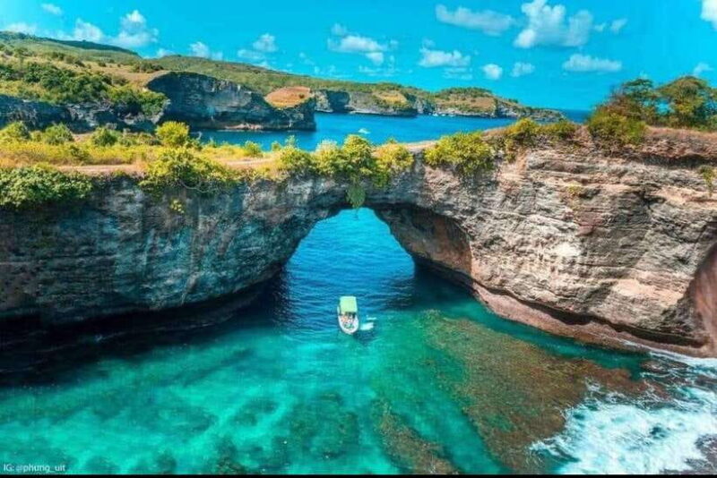 Nusa penida :local driver with motorbike as guide - Key Points