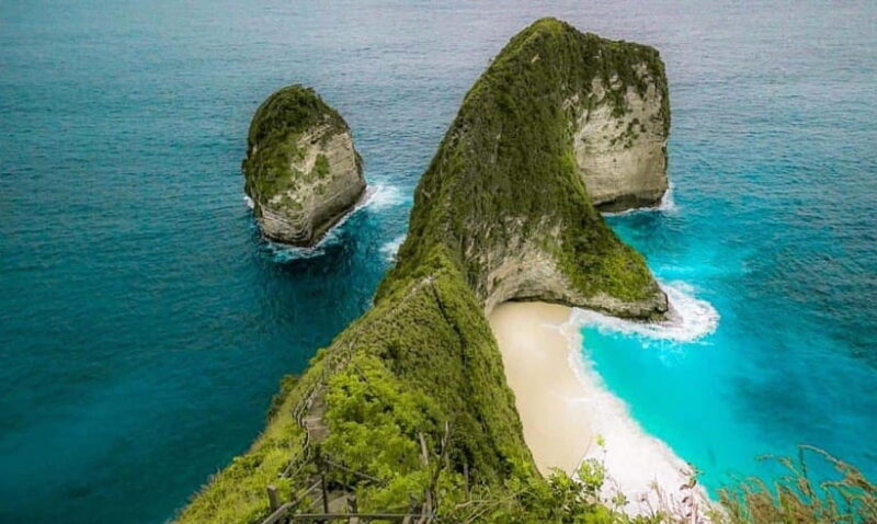 Nusa penida :local driver with motorbike as guide - The Experience on the Ground