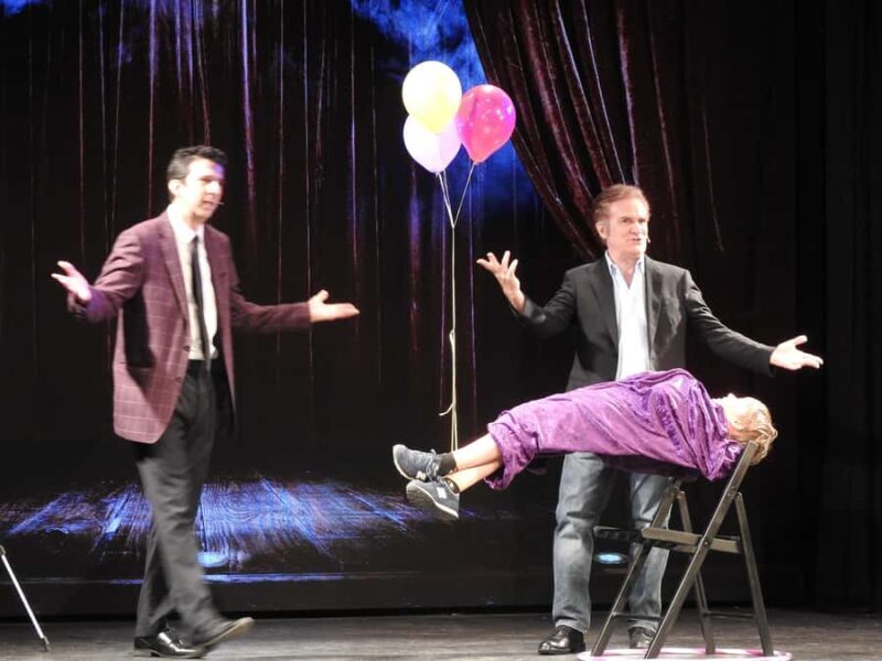 NYC: Broadway Magic Hour Show in Times Square - Key Points