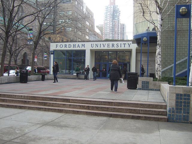 NYC: Bronx, Queens, and Brooklyn Guided Tour by Coach - Discovering Queens