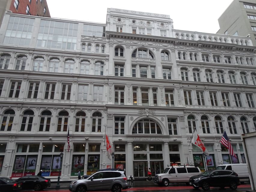 NYC Chelsea Self-Guided Walking Tour & Scavenger Hunt - Discover Local History