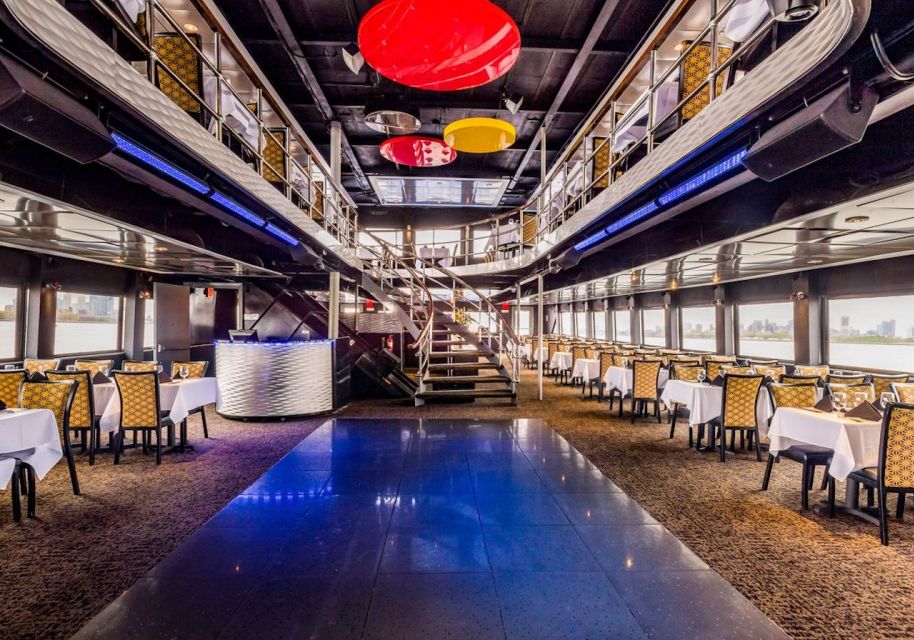 NYC: Christmas Day Buffet Brunch or Dinner Harbor Cruise - Cruise Features