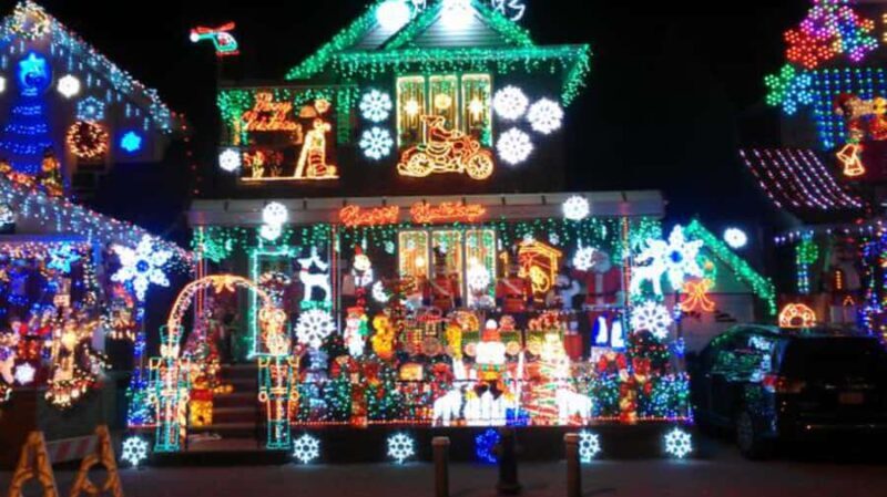 NYC: Christmas Lights and Dyker Heights Tour - A Bright Introduction to Brooklyn’s Holiday Spirit