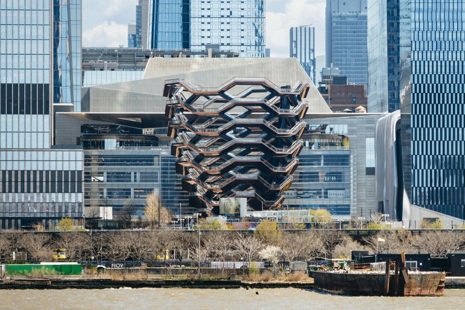 NYC: Circle Line Landmarks Cruise Skip-The-Box-Office - Meeting Point at Pier 83