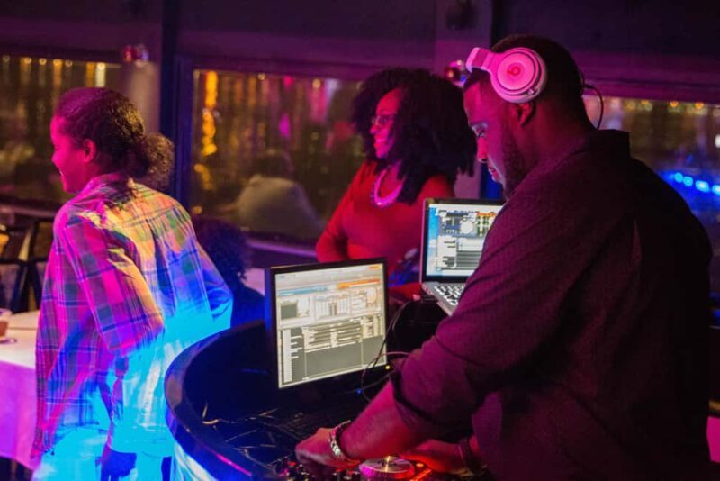 NYC: City Cruises Brunch, Lunch, or Dinner Buffet Cruise - Who Will Love This Experience?