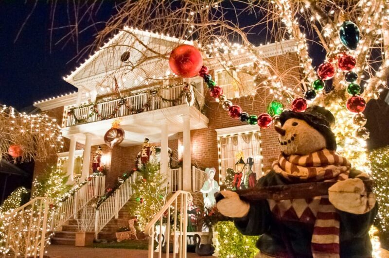 NYC: Dyker Heights and NYC Holiday Lights Luxury Bus Tour - Who Will Love This Tour