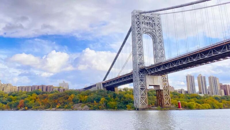 NYC: Fall Foliage Cruise with Live Guide - Key Points