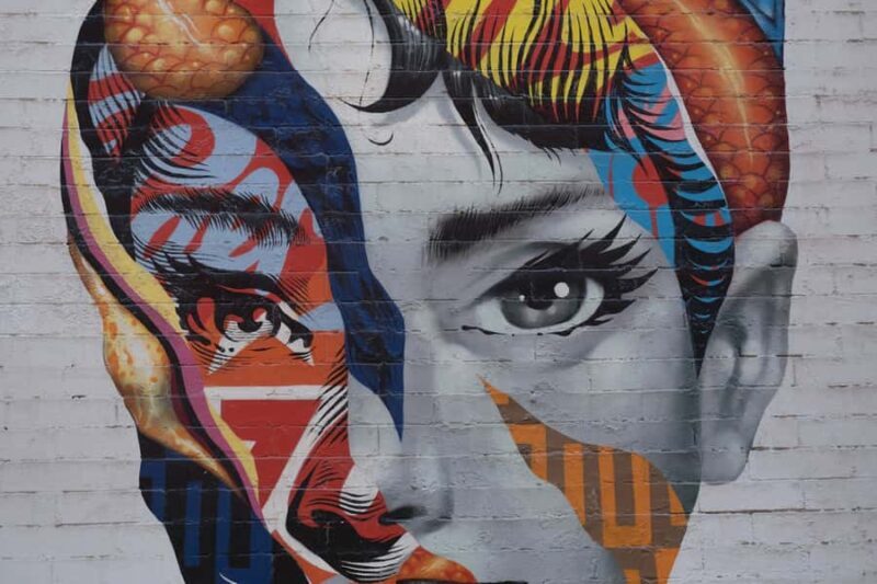 NYC | French guided tour Greenwich Village through Chinatown - Starting Point: Washington Square Arch