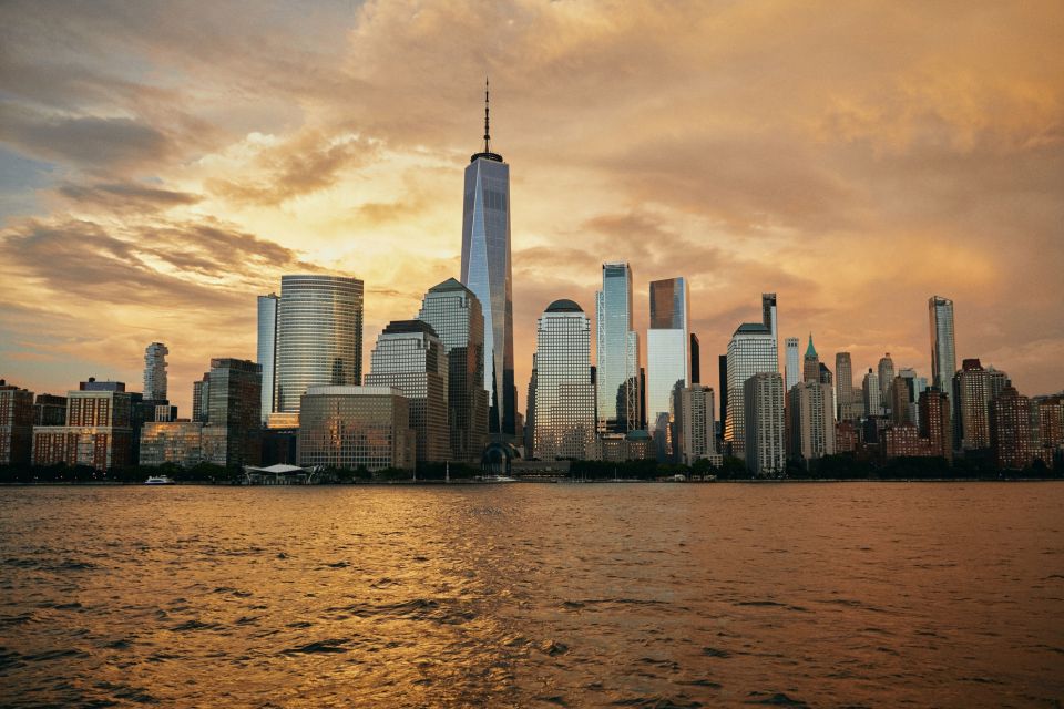 Nyc: Gourmet Dinner Cruise With Live Music - Iconic New York City Skyline