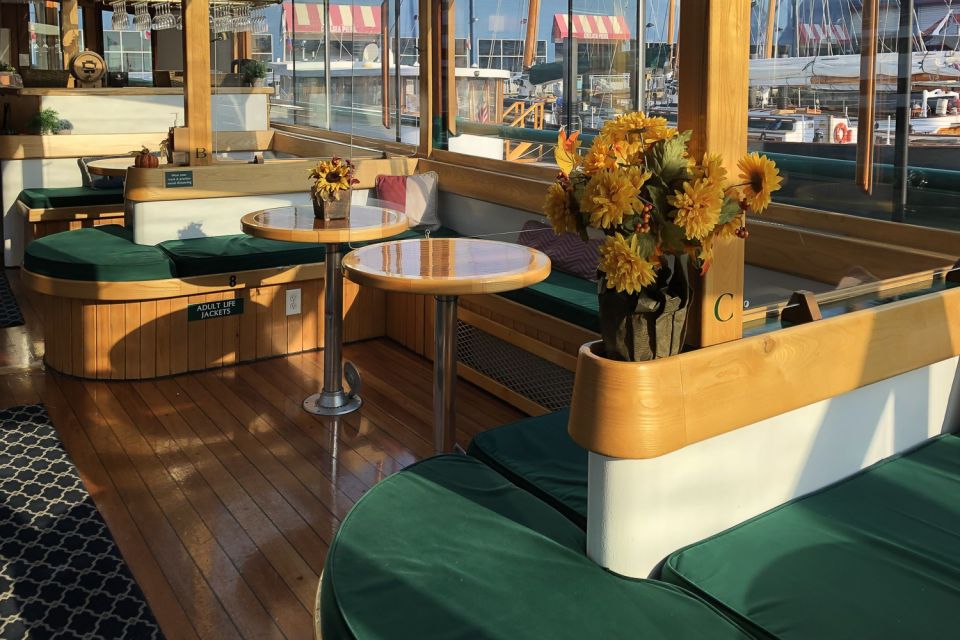 NYC: Grand Palisades Fall Foliage Yacht Tour - Included Amenities
