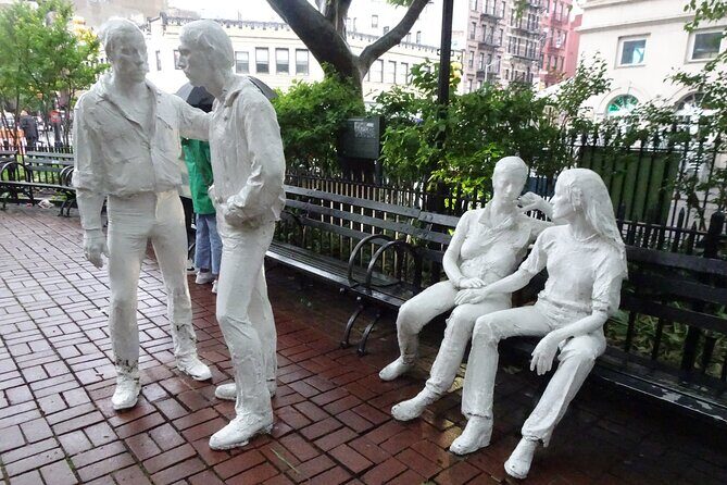 NYC Greenwich Village Self-Guided Walking Tour & Scavenger Hunt - Key Points