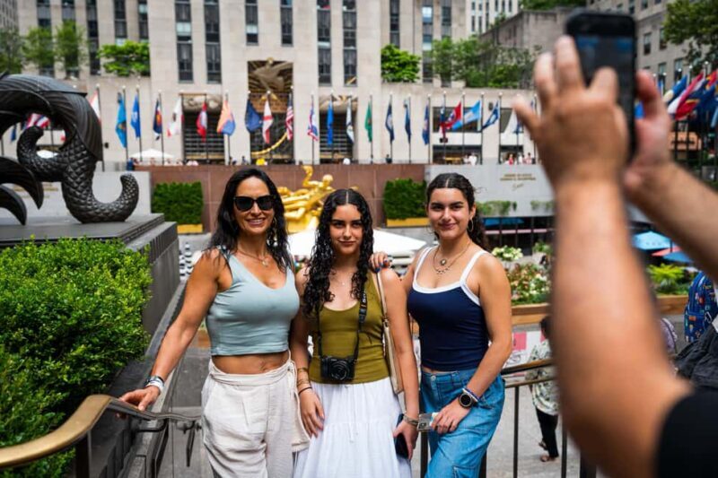 NYC: Half-Day Luxury Bus Tour of Top Highlights - Wealth and Elegance on the Upper East Side