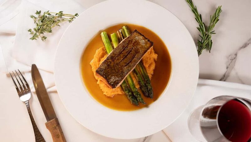 NYC: Manhattan Skyline Dining Cruise - An Overview of the Experience