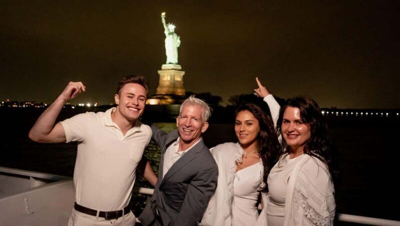 NYC: Manhattan Skyline Dining Cruise - Is It Worth the Price?