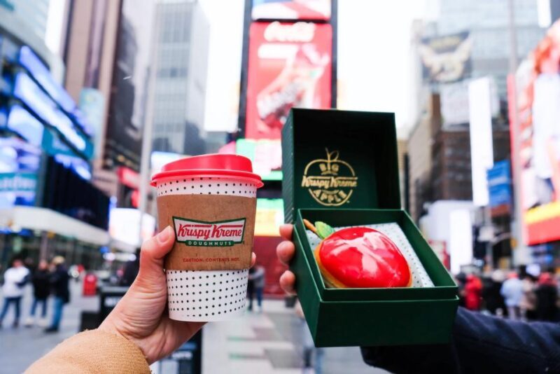 NYC: Midtown Holiday Donut and Hot Chocolate Adventure - Value and Cost