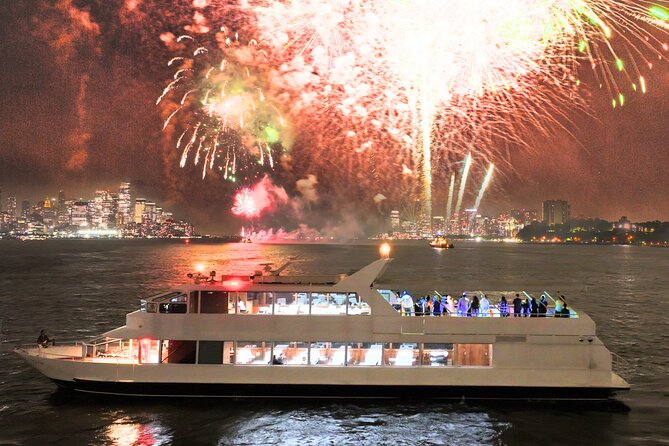 NYC New Years Eve Dinner Cruise Review - Entertainment