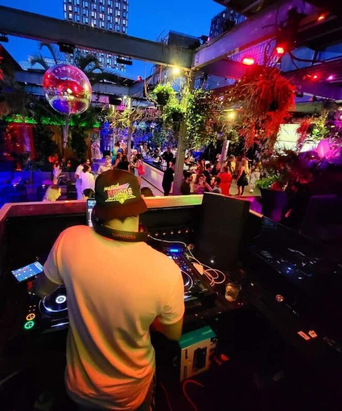 NYC Nightlife Crawl: Bars, Clubs & VIP Entry - An Inside Look at the NYC Nightlife Crawl