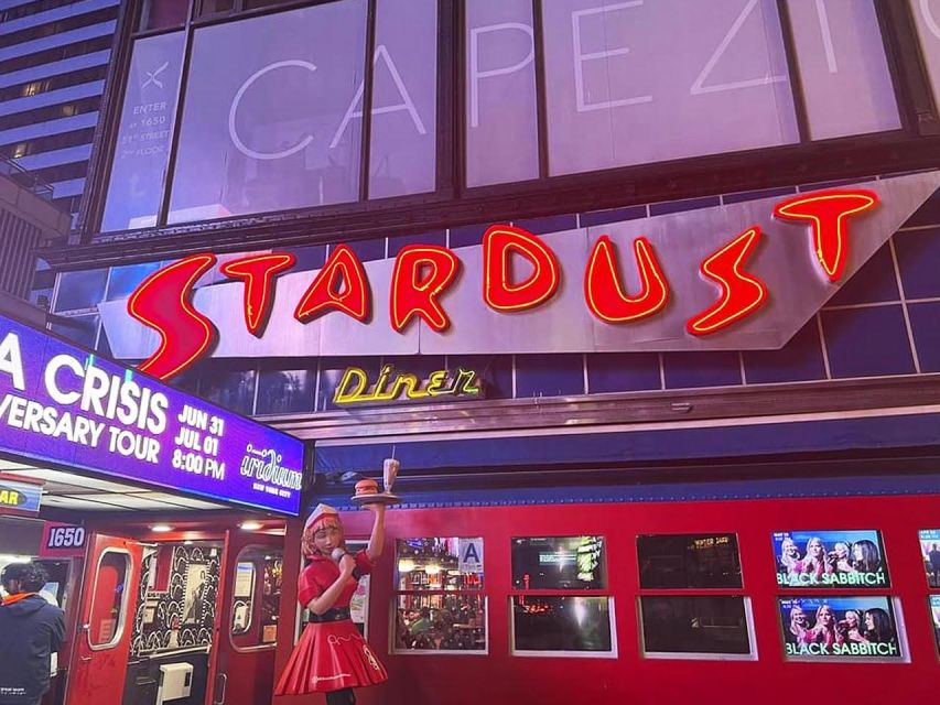 NYC: Private Home Alone 2 Stretch Limousine Tour With Pizza - Booking Information