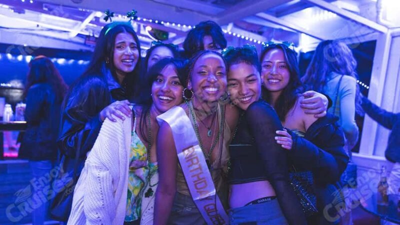 NYC: St Patrick's Day Booze Cruise w/ Drinks, DJ, City Views - The Sum Up: Who Will Love This Experience?