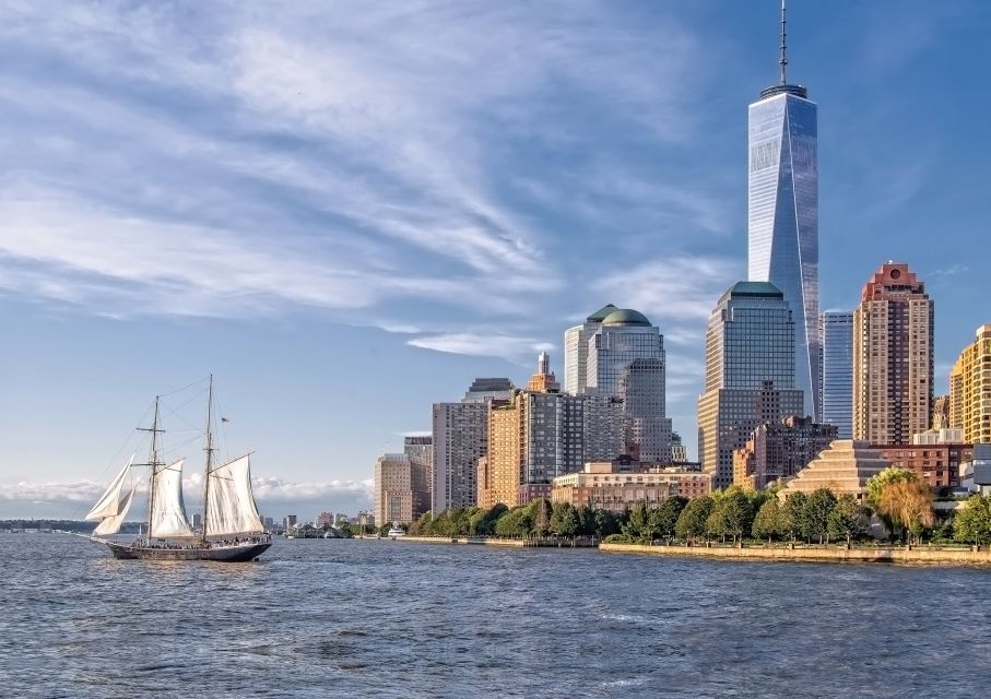 Nyc: Statue of Liberty Day Sail With Onboard Bar - Onboard Experiences