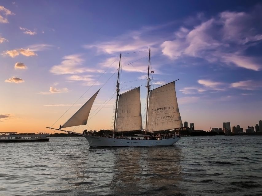 Nyc: Statue of Liberty Day Sail With Onboard Bar - Meeting Point Location