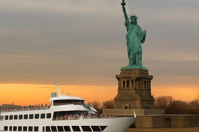 NYC Sunset Cruise with Statue Views Live Comedy and DJ on Hudson - The Good, the Bad, and the Review Insights