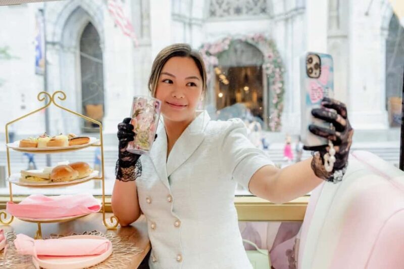 NYC: Tea Around Town Bus Tour with Live Entertainment - A Charming Spin on NYC Sightseeing: The Tea Around Town Bus Tour with Live Entertainment