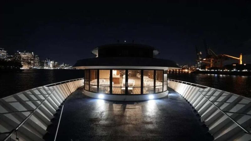 NYC: Timeless Yacht New Year's Eve Celebration - Key Points