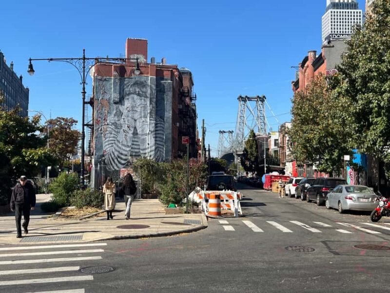 NYC: Williamsburg History, Hasids, and Hipsters Walking Tour - Key Points