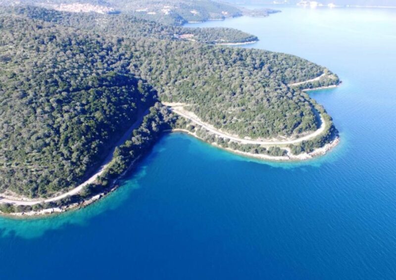 Nydri: Full-Day Sailing Cruise With Swim Stops & Meal - Included Amenities